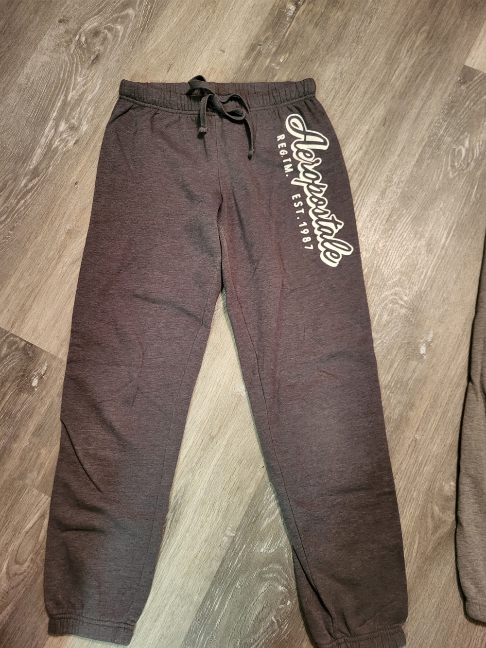 Aeropostale Baggy Joggers Sweatpants Womens Med. Drawstring Gray Script Logo